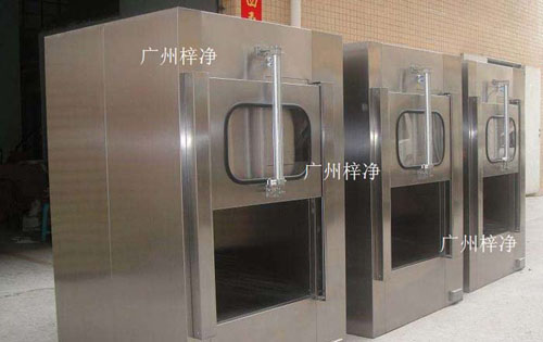 傳遞窗廣泛應(yīng)用于微細(xì)科技、生物實(shí)驗(yàn)室、制藥廠、醫(yī)院、食品加工業(yè)、LCD、電子廠等等一切需要空氣凈化的場(chǎng)所。