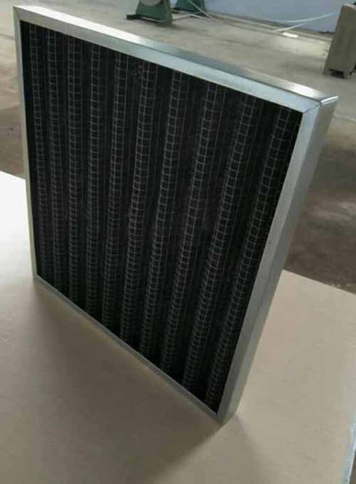 折疊式活性炭過濾器鋁型材外框，也可選用鍍鋅外框及不銹鋼，厚度為：21mm,25mm,46mm，50mm等其他多種厚度。