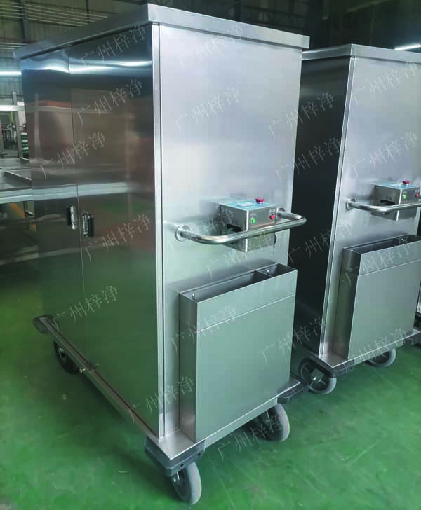 密閉式滅菌器械物品電動(dòng)轉(zhuǎn)運(yùn)車有單面雙開(kāi)門,單側(cè)門可旋轉(zhuǎn)角度≥220°度開(kāi)啟設(shè)計(jì)，裝卸物品更方便;