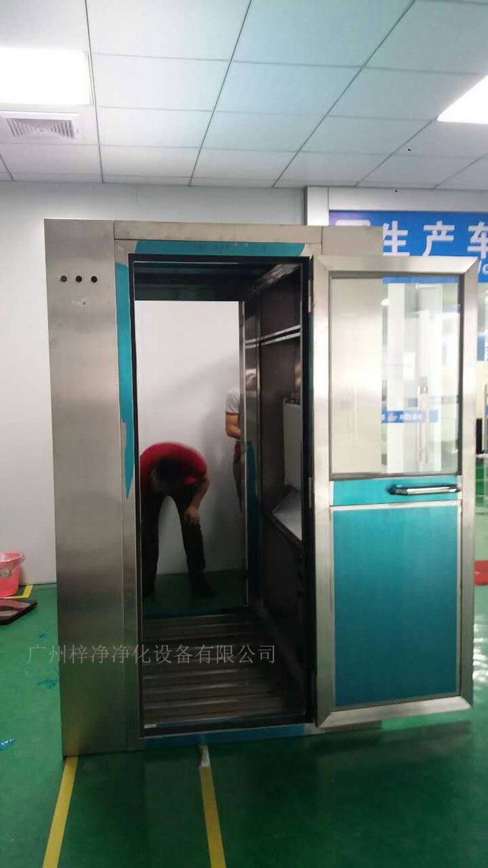 風(fēng)淋室的電源質(zhì)量問題往往容易被忽視，它不僅關(guān)系到風(fēng)淋室的使用效果